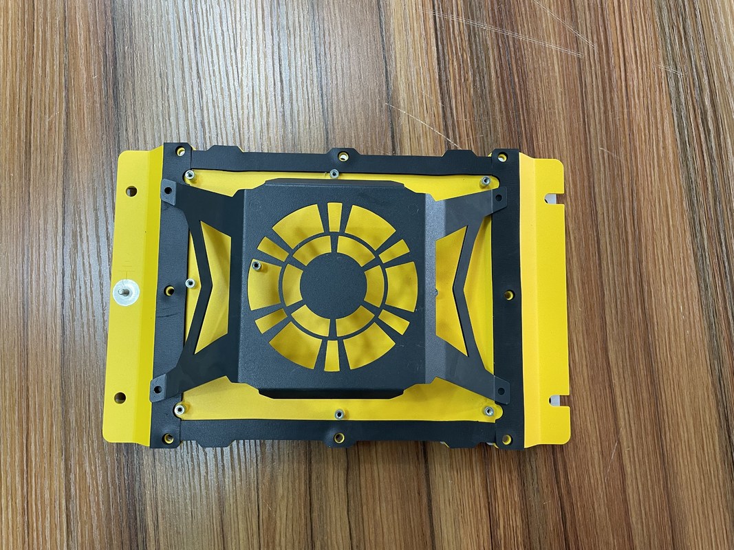 Nhà sản xuất chuyên nghiệp Chất lượng hàng đầu quảng cáo OEM tùy chỉnh Bảng kim loại đập kim loại phụ kiện uốn cong