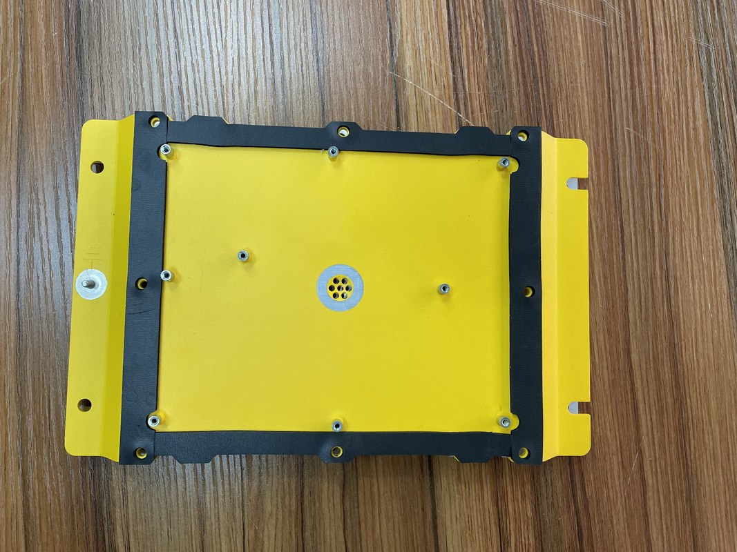 Nhà sản xuất chuyên nghiệp Chất lượng hàng đầu quảng cáo OEM tùy chỉnh Bảng kim loại đập kim loại phụ kiện uốn cong