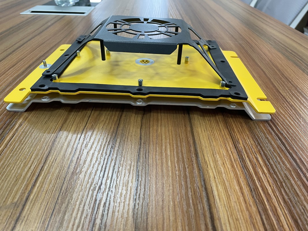 Nhà sản xuất chuyên nghiệp Chất lượng hàng đầu quảng cáo OEM tùy chỉnh Bảng kim loại đập kim loại phụ kiện uốn cong